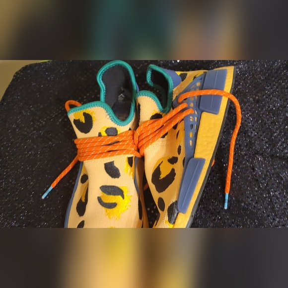 Leopard Print Sneakers with Orange Accents Pharrell NMD Adidas - Picture 5 of 12